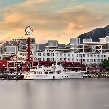 The Lonsdale Quay Hotel North Vancouver Extérieur photo