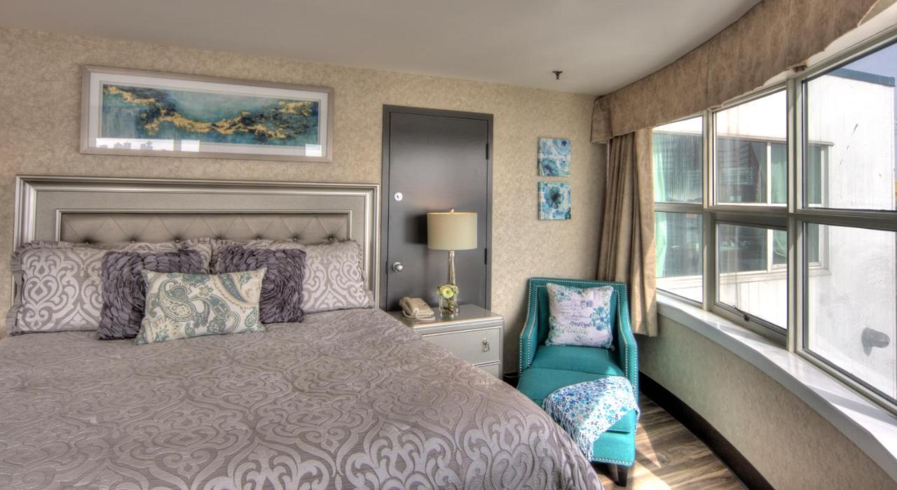 The Lonsdale Quay Hotel North Vancouver Extérieur photo