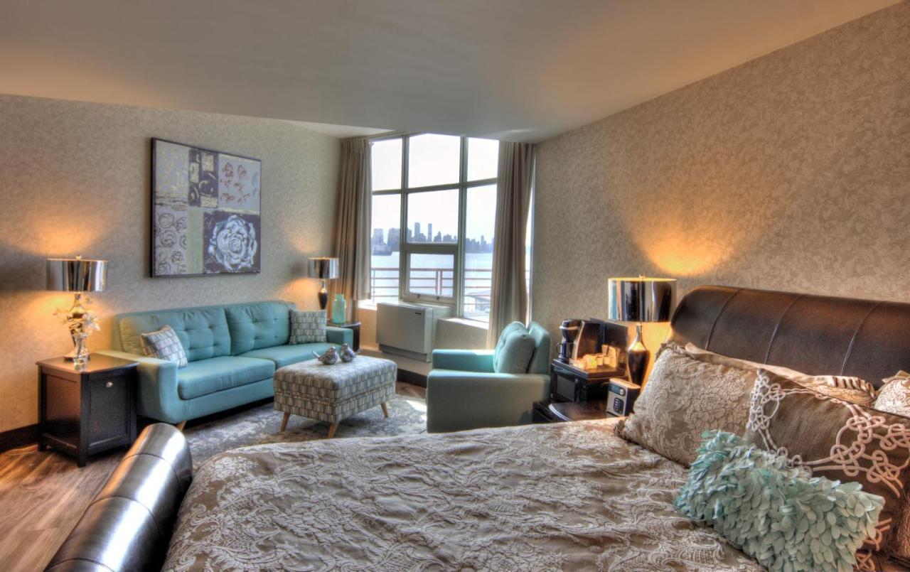 The Lonsdale Quay Hotel North Vancouver Extérieur photo