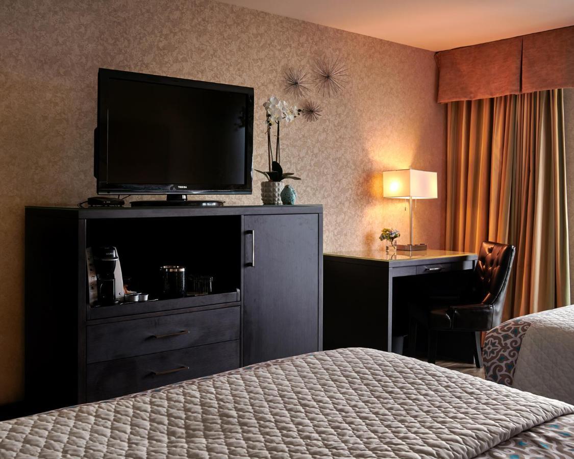 The Lonsdale Quay Hotel North Vancouver Extérieur photo