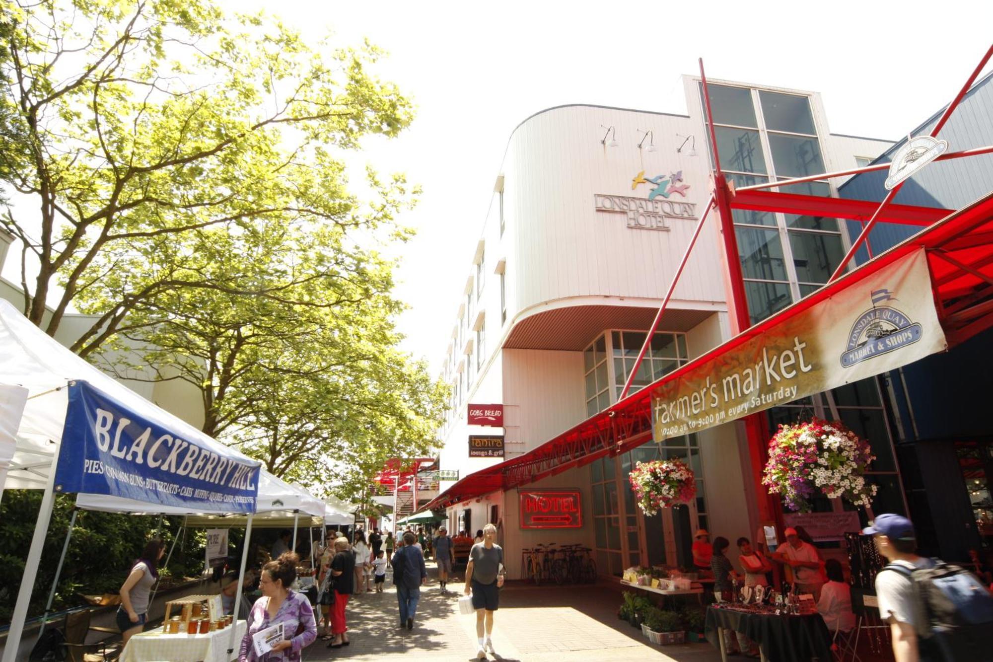 The Lonsdale Quay Hotel North Vancouver Extérieur photo
