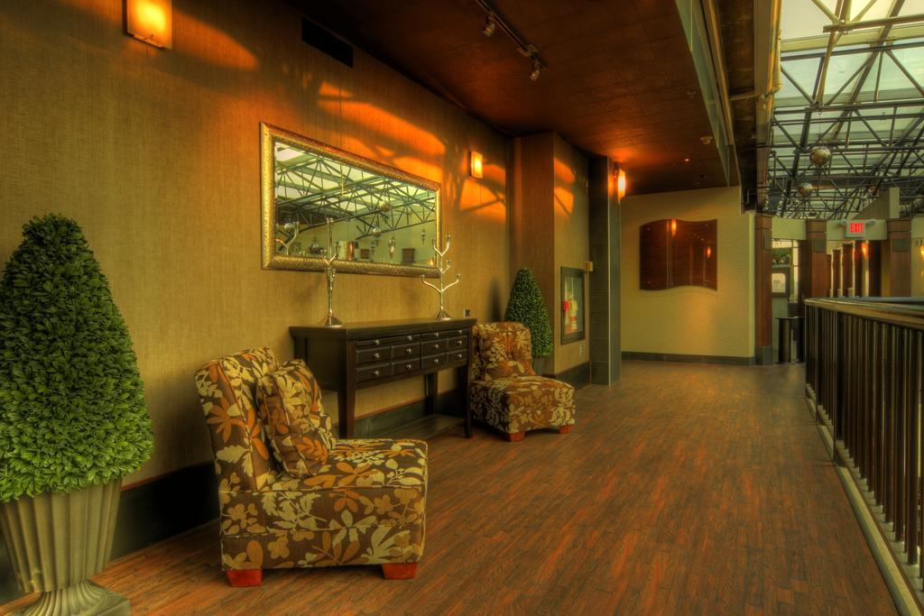 The Lonsdale Quay Hotel North Vancouver Extérieur photo