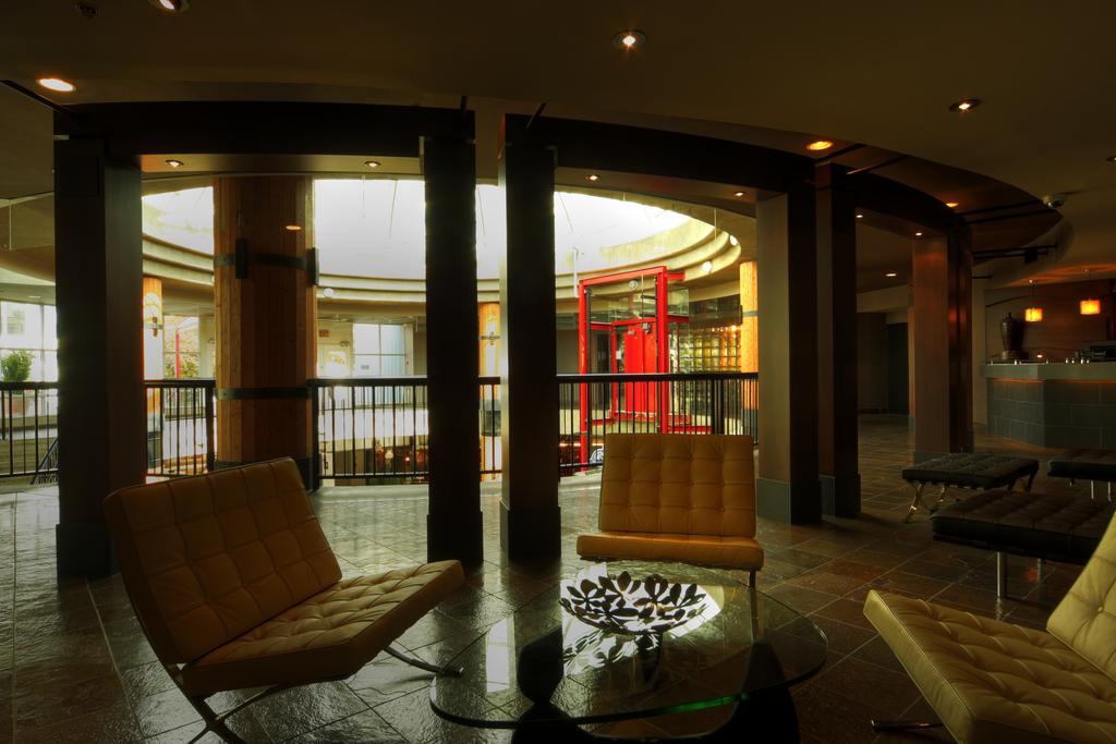 The Lonsdale Quay Hotel North Vancouver Extérieur photo